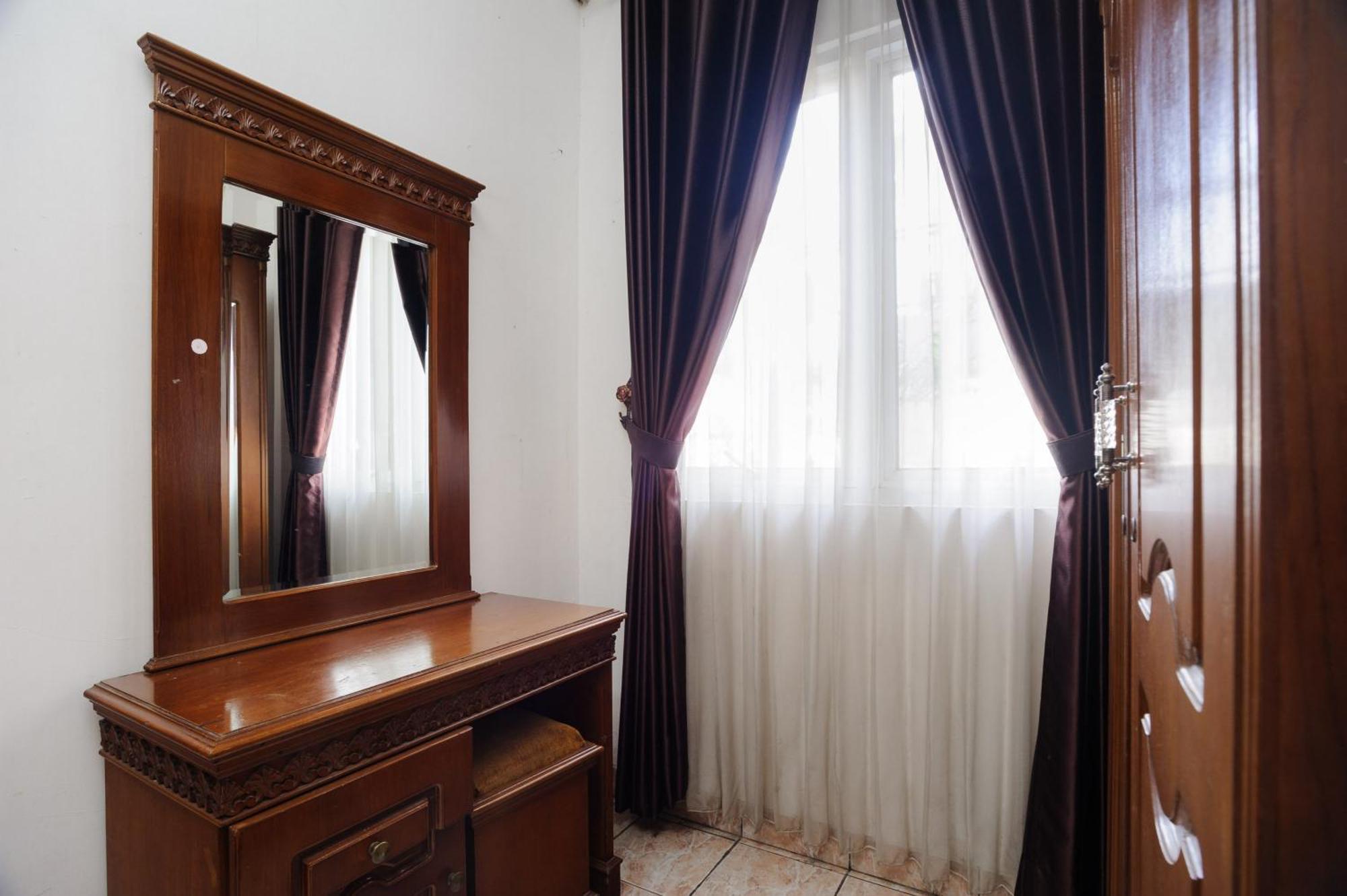 Reddoorz Syariah Near Aeon Mall Tanjung Barat Giacarta Esterno foto