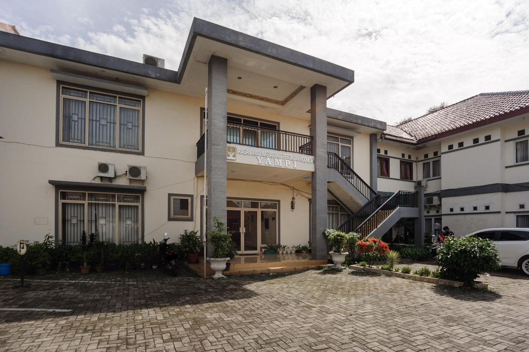 Reddoorz Syariah Near Aeon Mall Tanjung Barat Giacarta Esterno foto